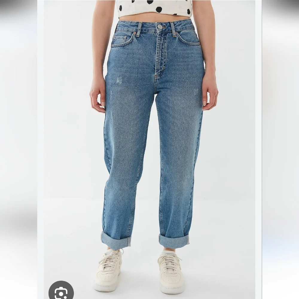 BDG Mom Light Blue Boyfriend Jeans
